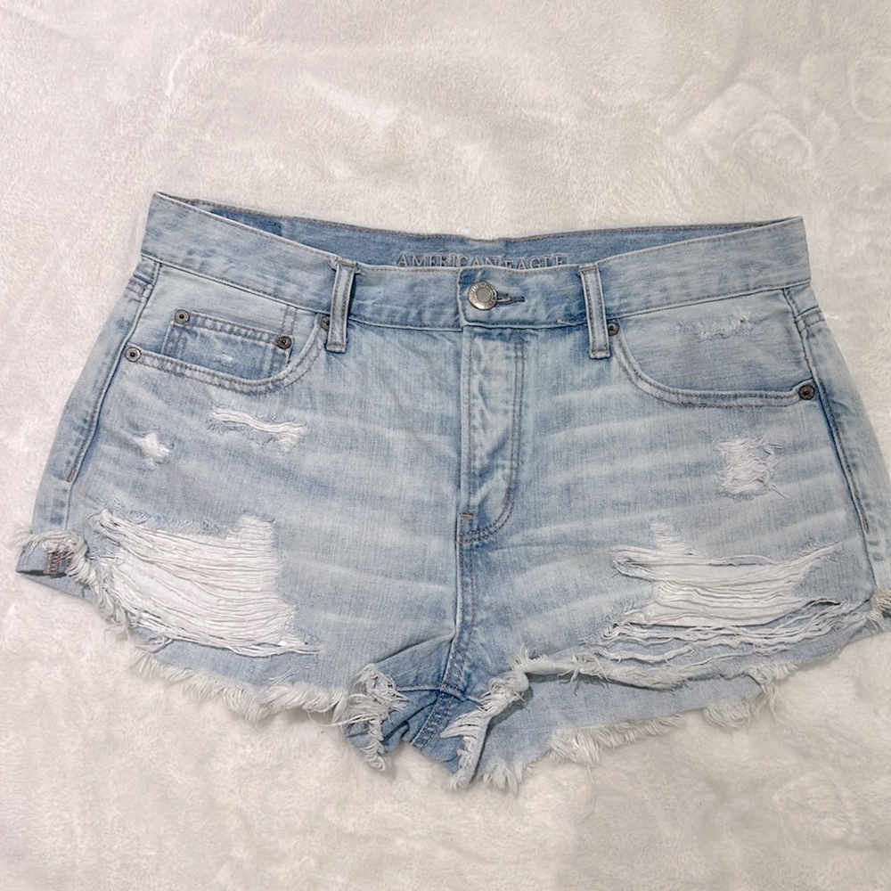 American Eagle Light Wash Tomgirl Shortie Size 12